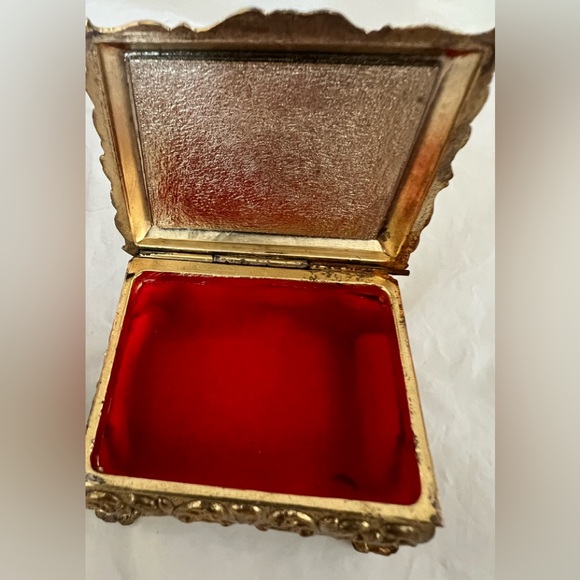 Vintage San Francisco Music Box Company Tapestry Lid Jewelry Box Gold Tone - Picture 8 of 13